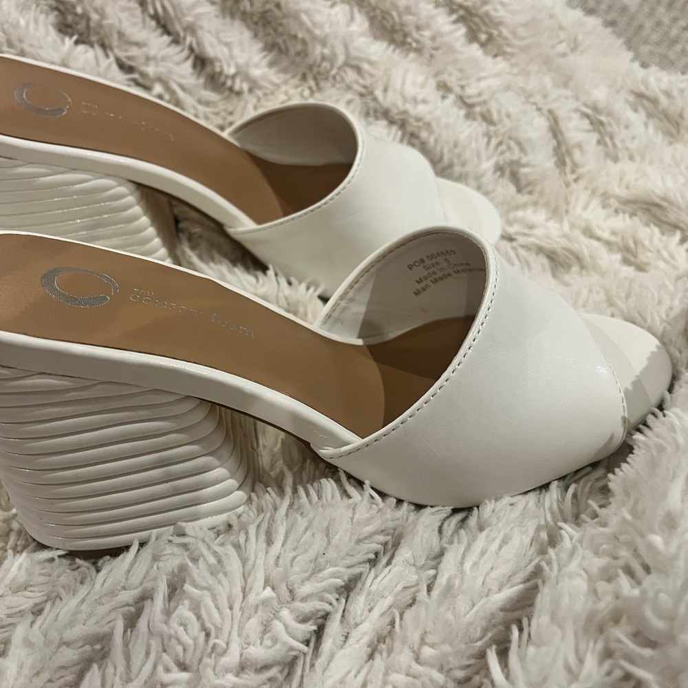 White Summer Open Toe Sandal Size 6